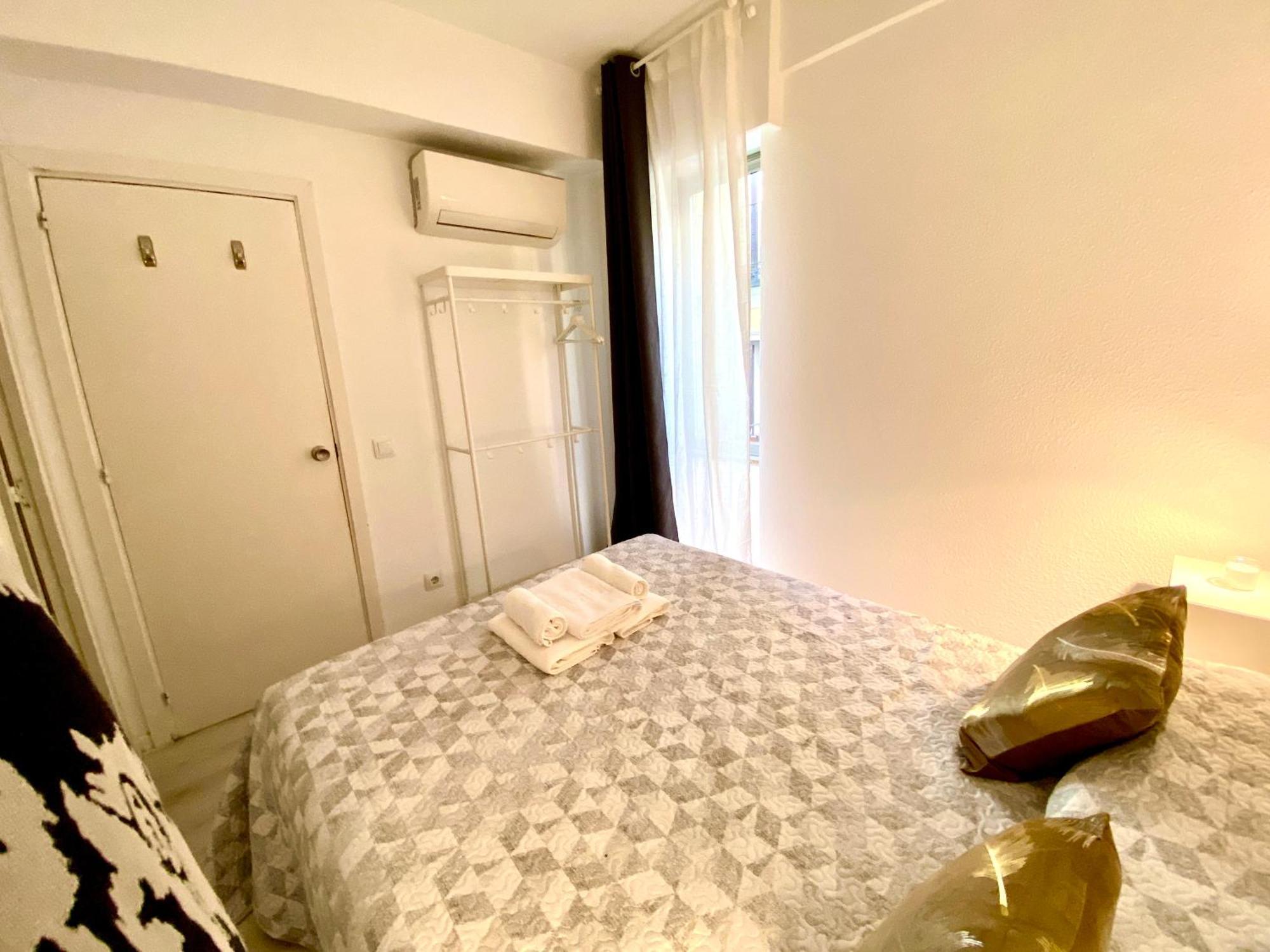 Far Home Gran Via Madrid Ngoại thất bức ảnh